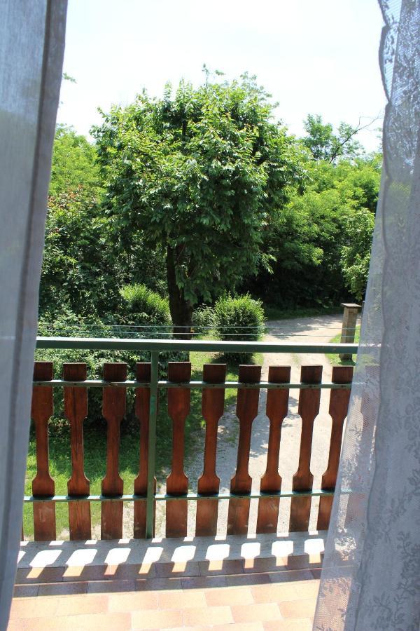 Il Casolare Del Medio Olona Panzió Fagnano Olona Kültér fotó