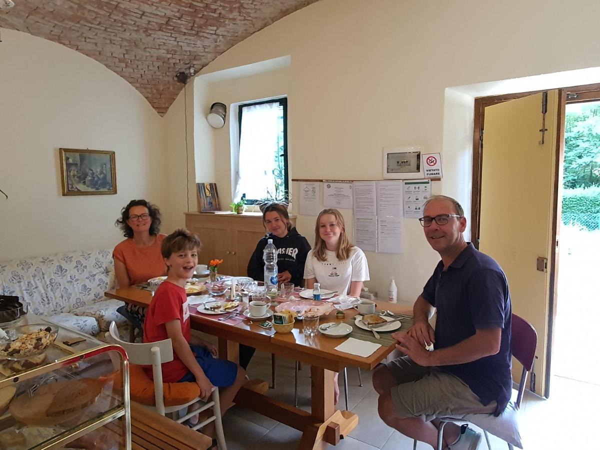 Il Casolare Del Medio Olona Panzió Fagnano Olona Kültér fotó